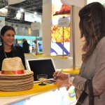 Livia Rolim, da Setur-CE, conversa com os buyers internacionais que participam da WTM Livia Rolim, da Setur-CE, conversa com os buyers internacionais que participam da WTM