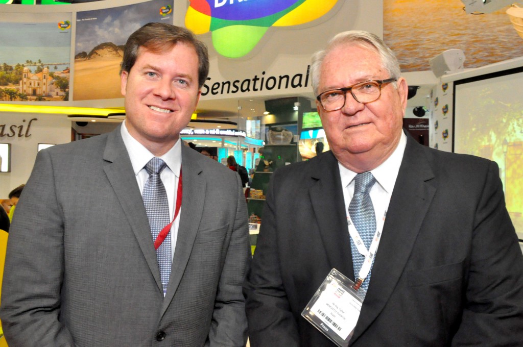 Brasil deve chegar a marca de 7 milhões de estrangeiros em 2016 Marx Beltrão, Ministro do Turismo, e Roy Taylor, do M&E