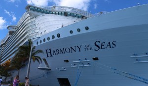 Harmony of the Seas chega a Nassau; veja mais fotos