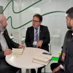 O presidente da Embratur, Vinicius Lummertz, passa o dia em reunião no estande do Brasil O presidente da Embratur, Vinicius Lummertz, passa o dia em reunião no estande do Brasil