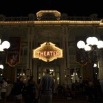 Pessoas começam a se reunir para queima de fogos no Magic Kingdom Pessoas começam a se reunir para queima de fogos no Magic Kingdom
