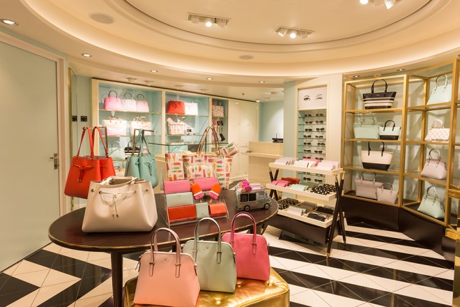 Brasileiros gastam US$ 19 bilhões no exterior em 2017; recorde em 4 anos 1 Royal Caribbean International's Harmony of the Seas, the world"s largest and newest cruise ship, previews in Southampton. Kate Spade