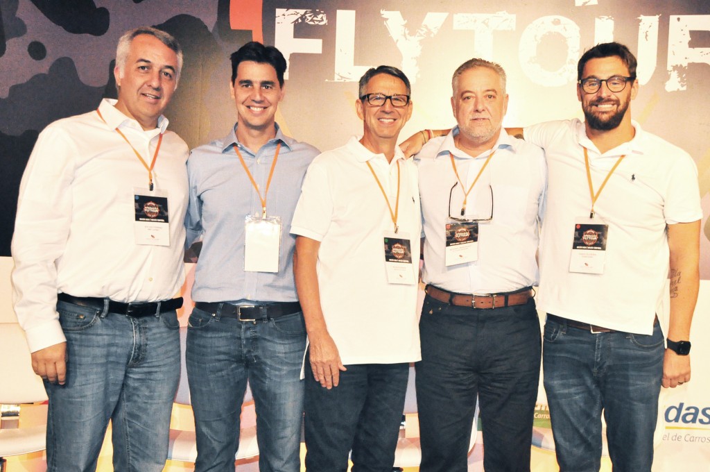 Sylvio Ferraz, da MMT Gapnet, Christiano Oliveira, Elói Oliveira, Michael Barkoczy e Fábio Oliveira, da Flytour