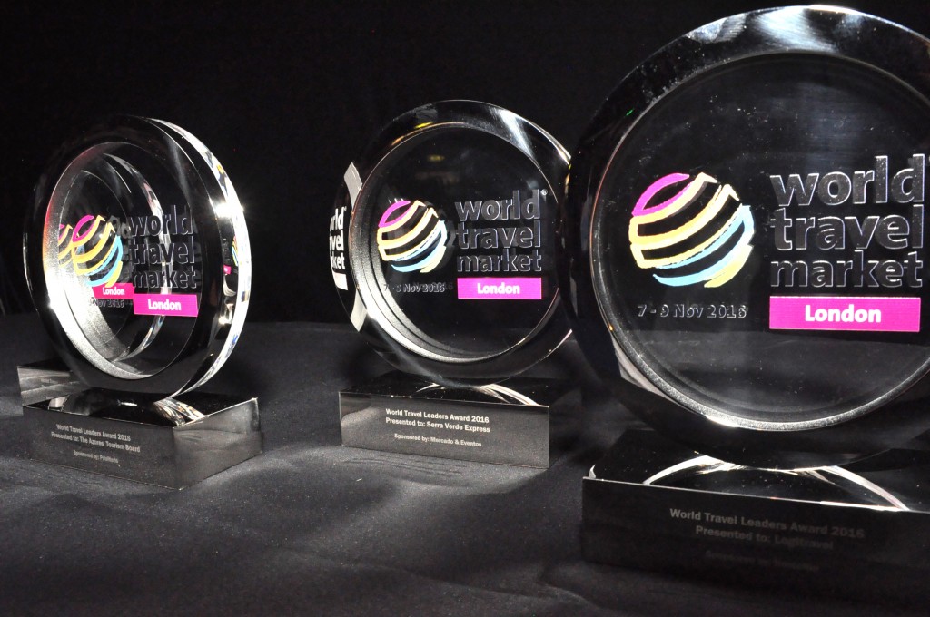 World Responsible Tourism Awards premiará iniciativas contra impactos da Covid-19 1 Troféus dos premiados da WTM Awards 2016