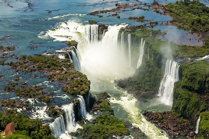 Foz do Iguaçu espera recorde de visitantes durante o verão 1 A 12ª edição do festival ira atrair milhares de turistas para Foz do Iguaçu