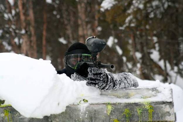 Confira 5 atividades de inverno inusitadas na Noruega Paintball