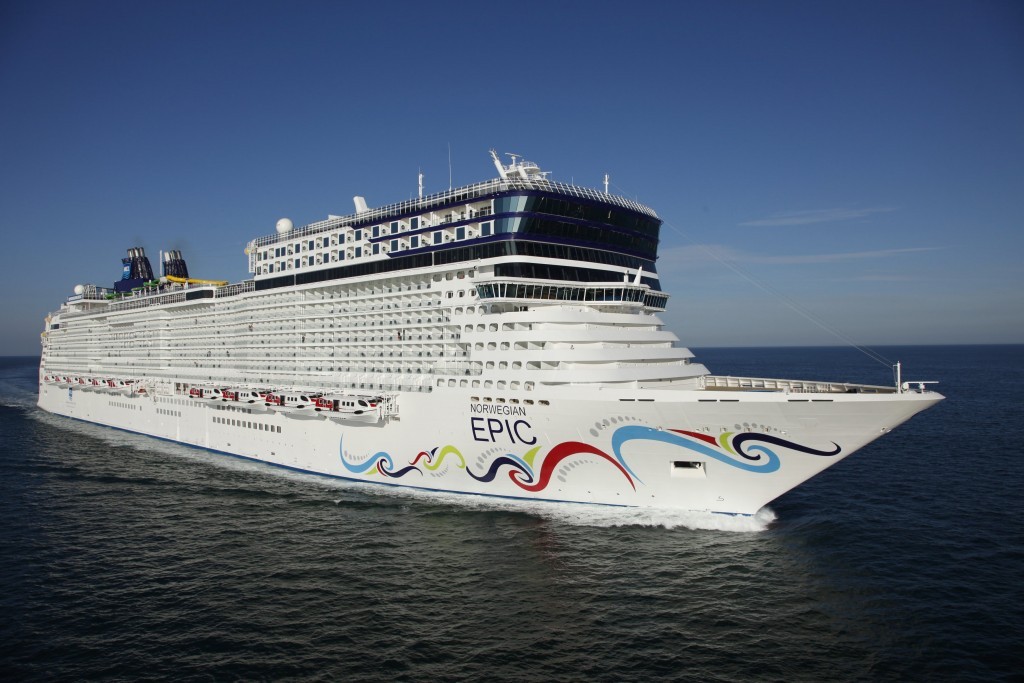 Norwegian Epic terá roteiros pelo Caribe a partir de Orlando Durante o inverno, o Norwegian Epic estará partindo de Port Canaveral, o porto de Orlando, para cruzeiros que complementam as férias na Flórida