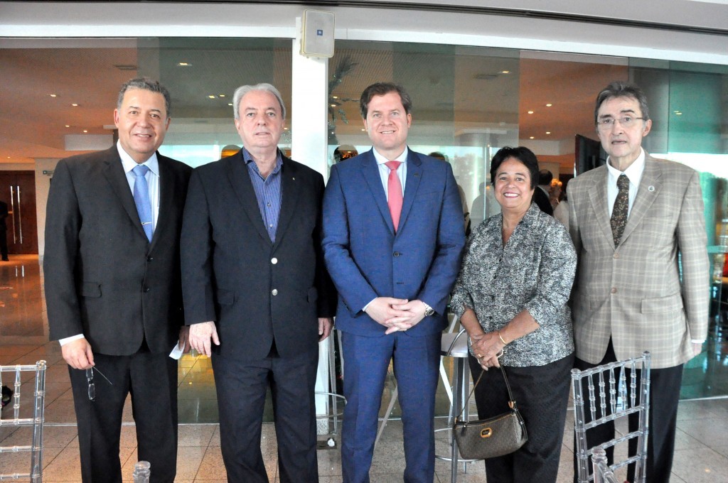 Ultima reunião da CNC em 2016 convoca autoridades e empresários; veja fotos Alexandre Sampaio, presidente do Conselho de Turismo da CNC, Nilo Sergio Felix, secretário de Turismo do RJ, Marx Beltrão, ministro do Turismo, Cristina Fritsch, presidente da Abav-Rj, e Eraldo Alves, da CNC