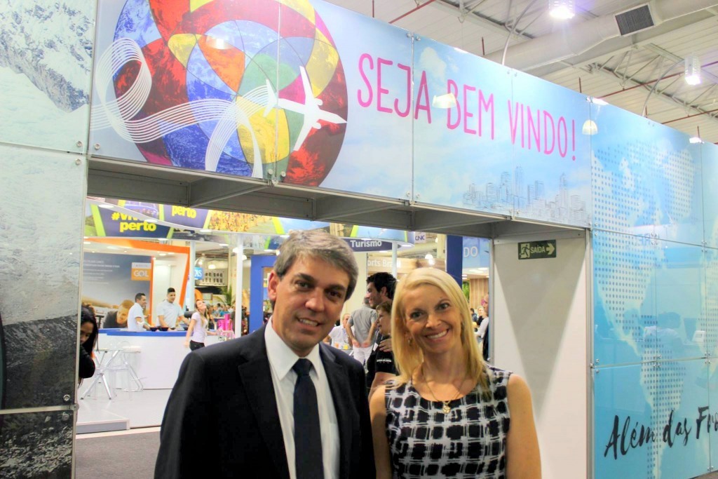 Fernado Santos, presidente da AVIESP e Alexandra Caprioli, diretora de turismo de Campinas Foto: Divulgação