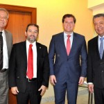 Martinho Moura, presidente da Anntur, Eduardo Lopes, presidente do PRB, Marx Beltrão, ministro do Turismo, e Alexandre Sampaio, presidente da FBHA e do Conselho de Turismo da CNC