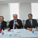 Valdir Walendowsky, da Santur, com Nilo Sérgio, secretário de Turismo do RJ, e Benedito Braga, da Bahia Valdir Walendowsky, da Santur, com Nilo Sérgio, secretário de Turismo do RJ, e Benedito Braga, da Bahia