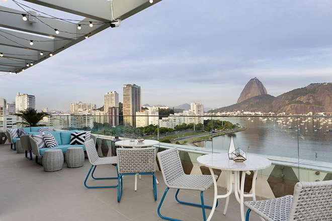 Vista deslumbrante no bar e restaurante do terraço