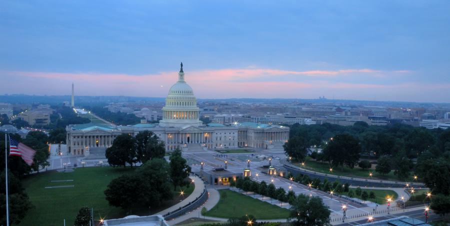 Congressistas americanos apresentarão ato que regula tamanho de assentos de aviões Prédio do Capitólio, em Washington, onde acontecerá os encontros do 115º Congresso americano (Foto: portal Visit the Capitol)