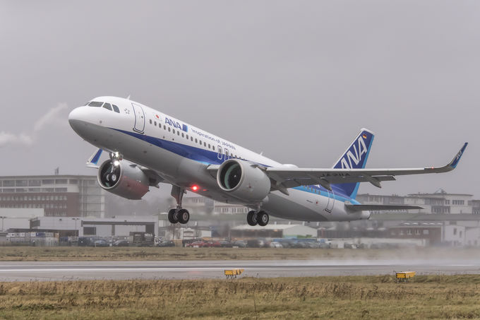 Japão estuda corte de até 80% no imposto sobre combustível de aviação 1 A aeronave A320neo conta com uma nova tecnologia de motores de avião que ajudam no consumo de combustível