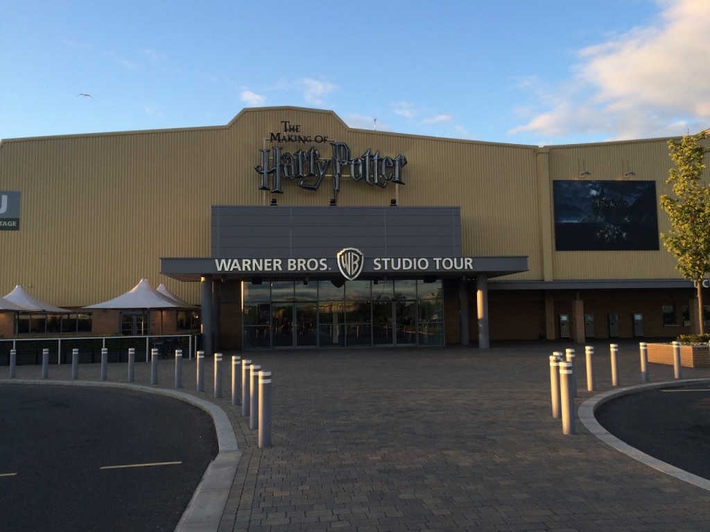 Entrada do Estúdio da Warner Bros, com exposição do Harry Potter