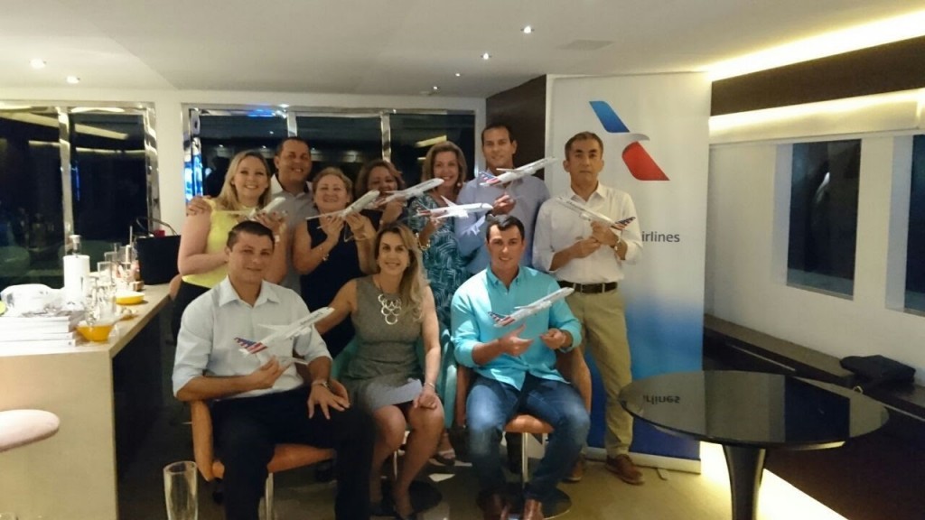 A equipe comercial da American premiou as agências que mais se destacaram em 2015 Foto: Divulgação