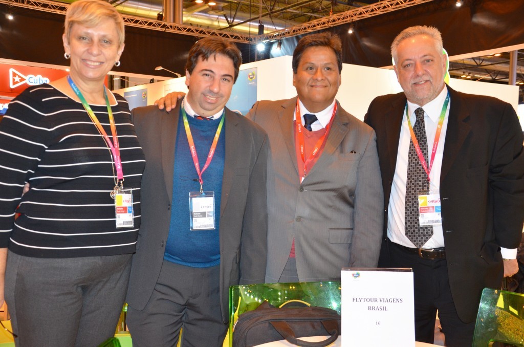 Bárbara Picolo, Marcelo Paolillo, Oscar Terrada e Michael Barcokzy, da Flytour
