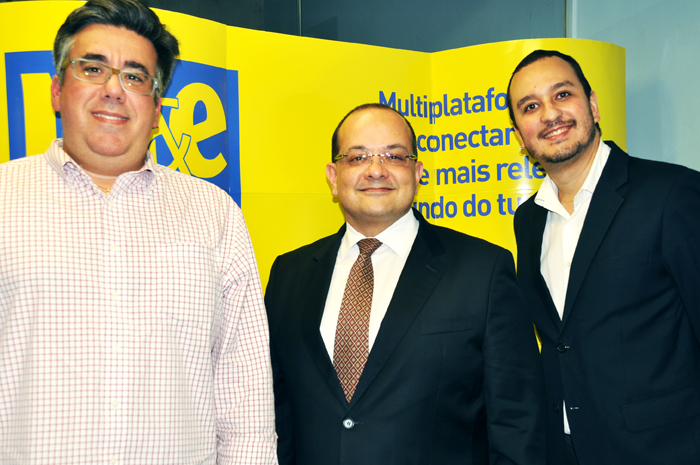 Com nova gestão e identidade visual, Abrat deseja se reposicionar no trade 1 Liberado Junior, diretor de comunicação, Marcelo Michieletto, presidente da Abrat, e Ricardo Hida, diretor de Marketing