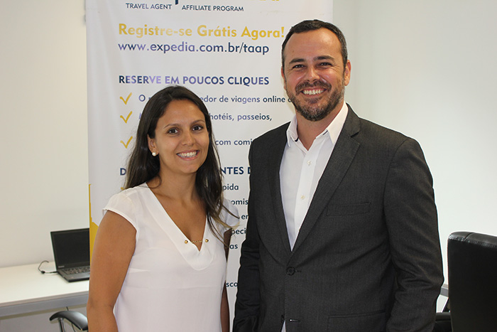 M&E e Expedia TAAP premiam agente; veja vídeo 1 Mariana Garcia, da Expeedia TAAP e João Taylor, do M&E