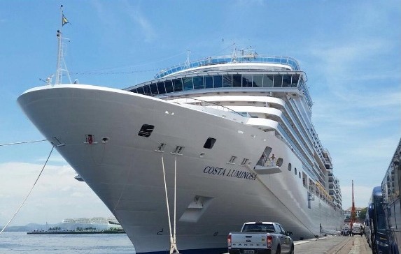 Navio Costa Luminosa atracado no Rio de Janeiro (Foto: Instagram Pier Mauá)