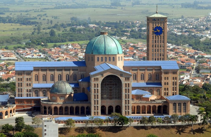 Aparecida receberá 1º Encontro de Profissionais do Turismo do Vale do Paraíba (SP) Basílica de Nossa Senhora da Aparecida, na cidade de Aparecida (Foto: Valter Campanato/ABr)