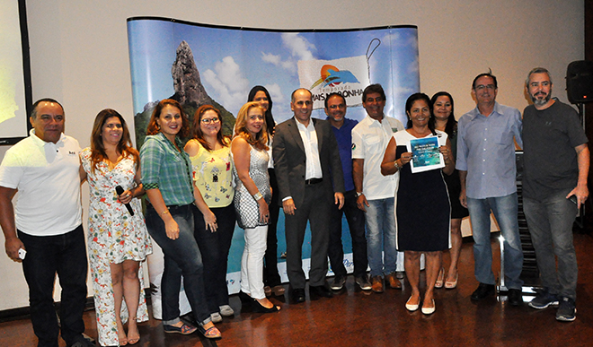 Campanha "Mais Noronha" é lançada no Rio com meta de 30% a mais de turistas; fotos 1 Representantes de Noronha com operadores de receptivo e da Azul Viagens
