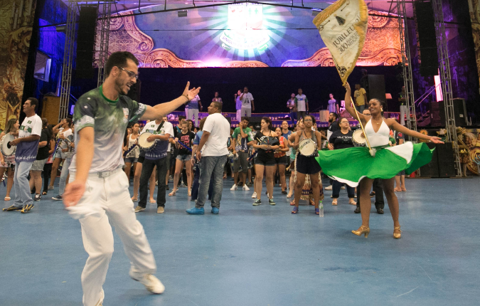 Atlantica leva convidados para ensaio de escola de samba Unidos de Vila Maria