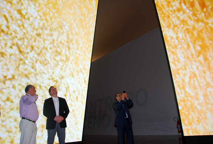 A magnitude de algumas das atrações impressionou o ministro A magnitude de algumas das atrações impressionou o ministro