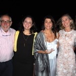 A premiada Cláudia Bernardo, da Six Viagens, com Neriton Vasconcelos, Sylvia Luber, Martha Koszutski e Thiago Vasconcelos, da Pier 1