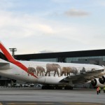 A380 da Emirates em um dos fingers do terminal 3 do Gru Airport