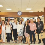Agentes visitam o espaço da Colombo, no RIOgaleão