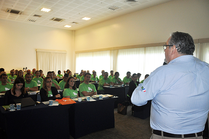 Confira mais fotos da Convenção da April Brasil 1 Agnaldo Abrahão destaca os planos da April
