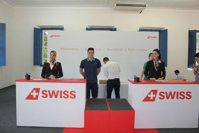 Balcão da Swiss Airlines simulou o embarque na experiência