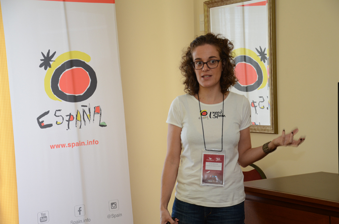 Espanha apresenta novidades e novo aplicativo no Encontro Ancoradouro 1 Clara Irigoyen, do Turismo na Espanha, foi quem realizou capacitação sobre o destino.