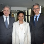 Edmar Bull, presidente da Abav Nacional, Camille Richardson, conselheira comercial do Consulado Americano, e Marco Ferraz, presidente da Clia Abremar