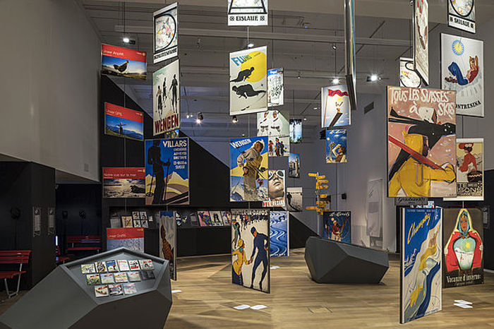 Turismo da Suíça completa 100 anos e ganha exposição de fotos Macht Ferien! Ausstellung im Museum für Gestaltung Zürich