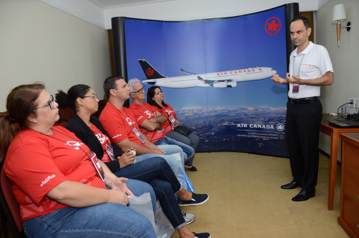 Air Canada está confiante com aumento de demanda para este ano 1 Hugo Silva, da Air Canada, está na capacitação da Air Canada.
