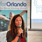 Jane Terra, do Visit Orlando, fala das novidades aos agentes
