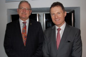 John Richardson e Greg Wallis, embaixador e cônsul da Austrália
