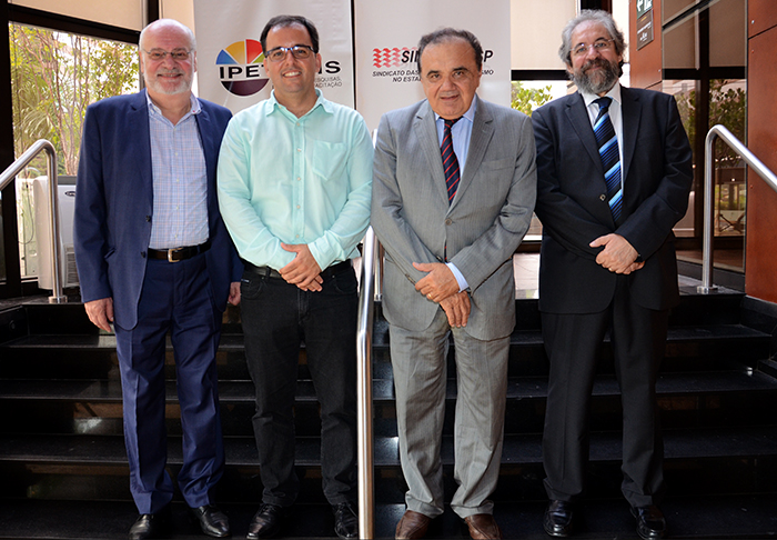 Agenciamento Turístico Nacional cresceu 8% em 2016 1 Marciano Gianerini Freire, presidente da Ipeturis, Glauber Santos, Gaudêncio Torquato, e José Francisco de Souza Pinto, do Sindetur-SP