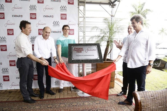 Maringá (PR) terá novo centro de convenções em 2018 Lançamento da pedra fundamental contou com a presença de representantes políticos e do turismo de Maringá (Foto: Divulgação)