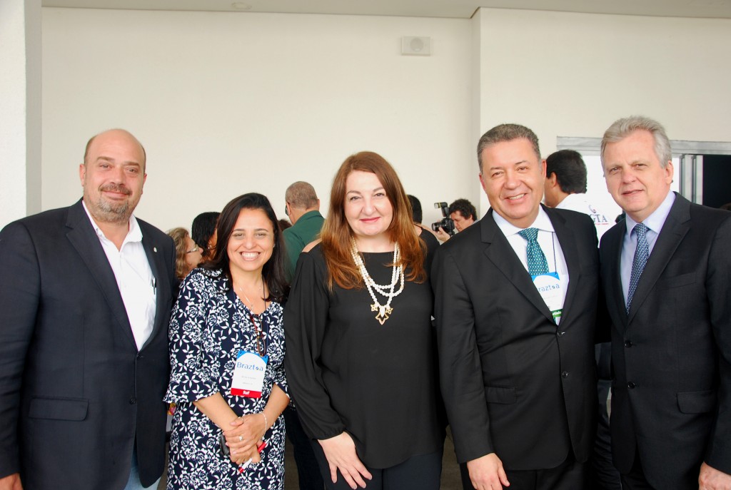 Michael Nagy, do Rio CVB, Monica Samia e Madga Nassar, da Braztoa, Alexandre Sampaio, da FBHA, e Edmar Bull, da Abav