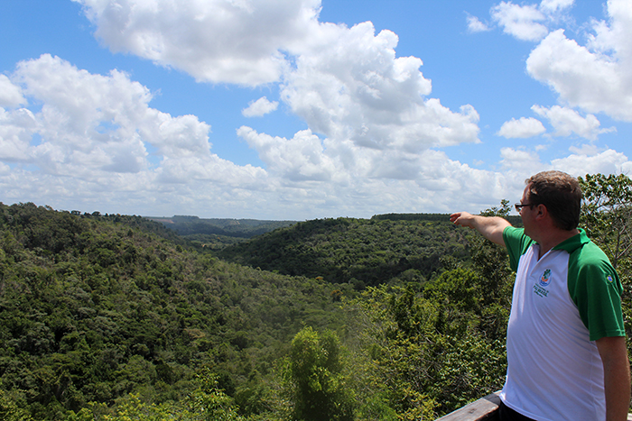 Parque Nacional do Pau Brasil vai ganhar infraestrutura turística O coordenador do Parque mostra a área verde de 19 mil hectares