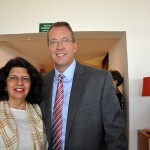 O cônsul dos EUA, James Story com Jussara Haddad O cônsul dos EUA, James Story com Jussara Haddad