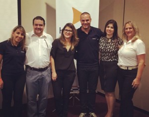 Cinthia Comino, da HotelDO, Fernando Valente e Letícia Ferreira, da Igu City Bus, Marcio Nogueira, da HotelDO, Simone Gogemski, do Iguassu CVB, e Lourdes Zeni, do hotel Mabu Thermas & Resort