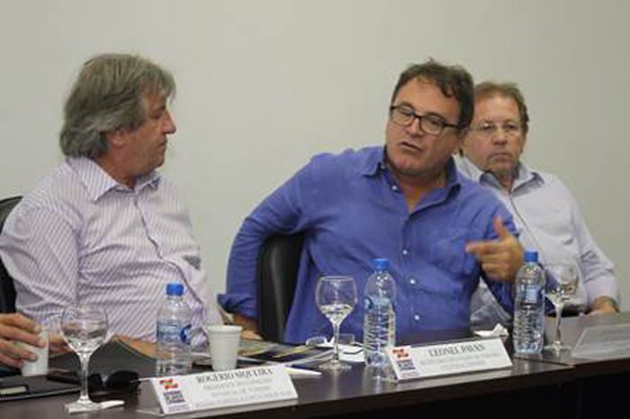 Embratur mantem foco em impulsionar o turismo em Santa Catarina Leonel Pavan, secretário de Turismo de SC; Vinicius Lummertz, presidente da Embratur; e Valdir Walendowski, presidente da Santur (Foto: Luiz Francisconi/Ascom)
