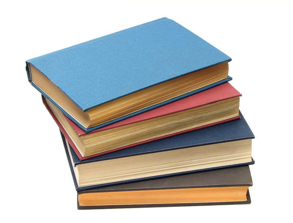5 itens para levar em viagens longas livros_stock
