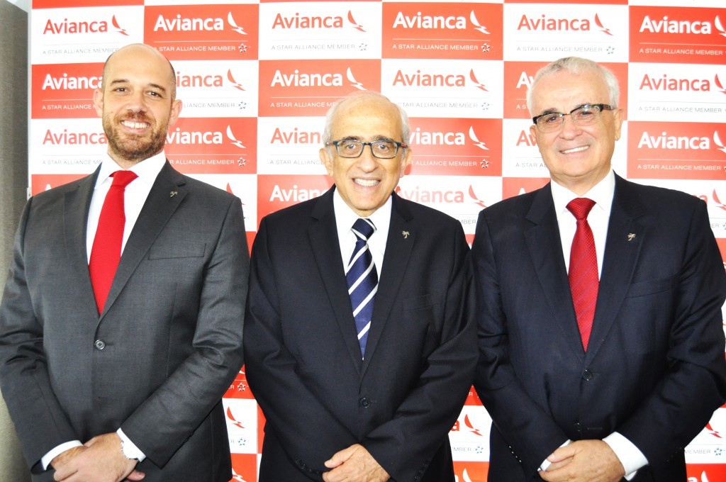 Frederico Pereira, presidente, José Efromovich, fundador, e Tarcísio Gargioni, VP da Avianca Brasil