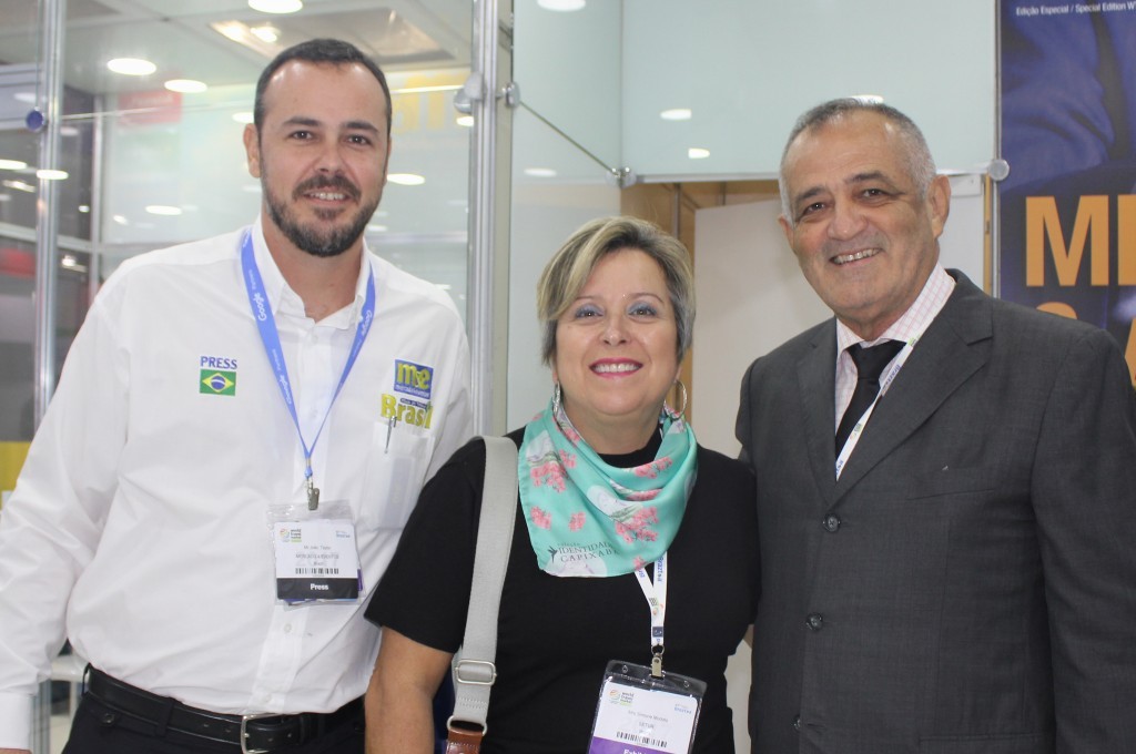 Espírito Santo terá novo aeroporto em 2017 1 João Taylor, do M&E com Simone Modolo e José Sales Filho, da Secretaria de Turismo do Espirito Santo