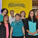 Melissa Basilio, do destino Kissimmee, ao lado de todo o staff